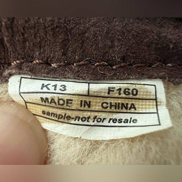 Ugg kids barley Demi brown suede and wool lined rubber sole boot size 13 - Picture 10 of 10